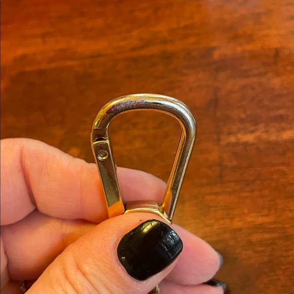 Louis Vuitton Vernis Key Pouch Pomme D’Amour - Picture 9 of 9